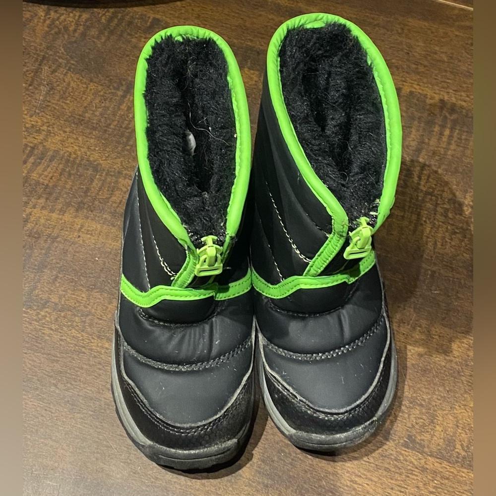 Snowboots toddler boys black and neon green